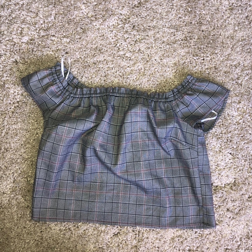Off the shoulder guess shirt
